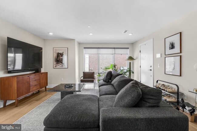 Photo - 750 N 19th St