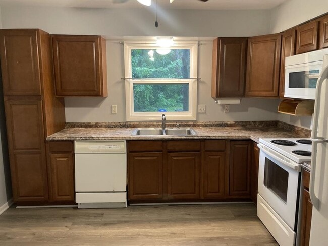 Photo - 4189 Woodland Dr