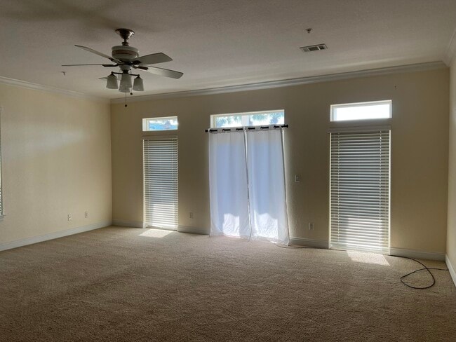 Photo - 118 Spires Ln
