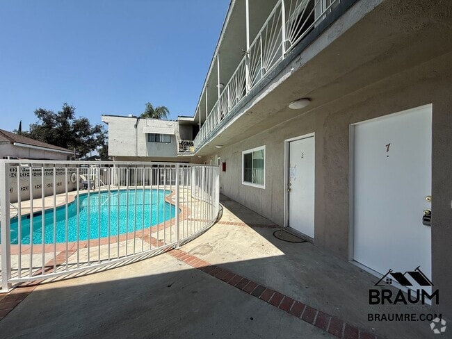 Building Photo - 6336 Tujunga Ave Unit 7 Rental
