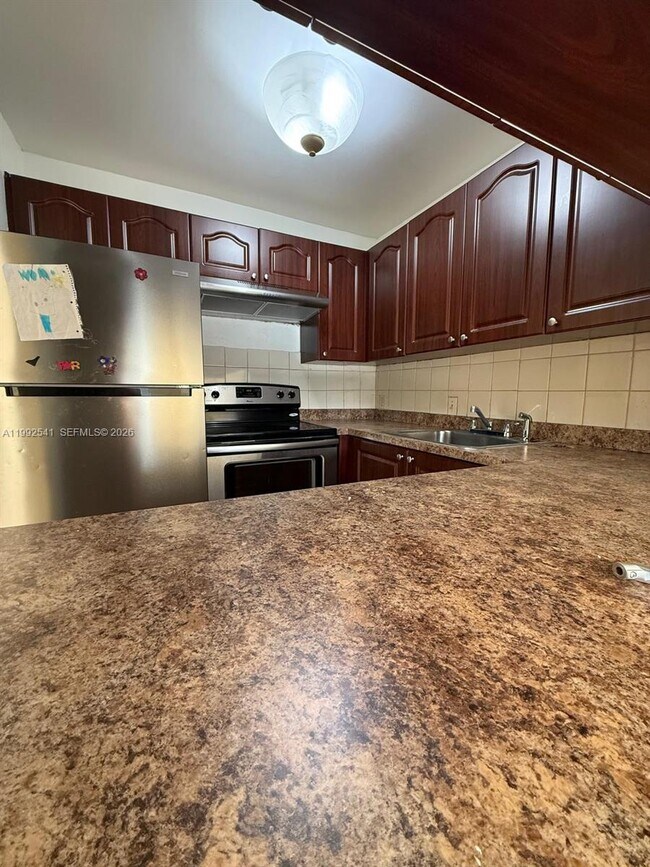 Photo - 4848 NW 24th Ct Unidad 309