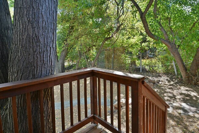 Photo - 1110-1112 6th St