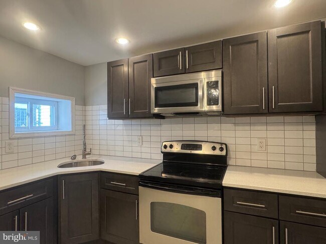 Photo - 104 Linden St Unit 1