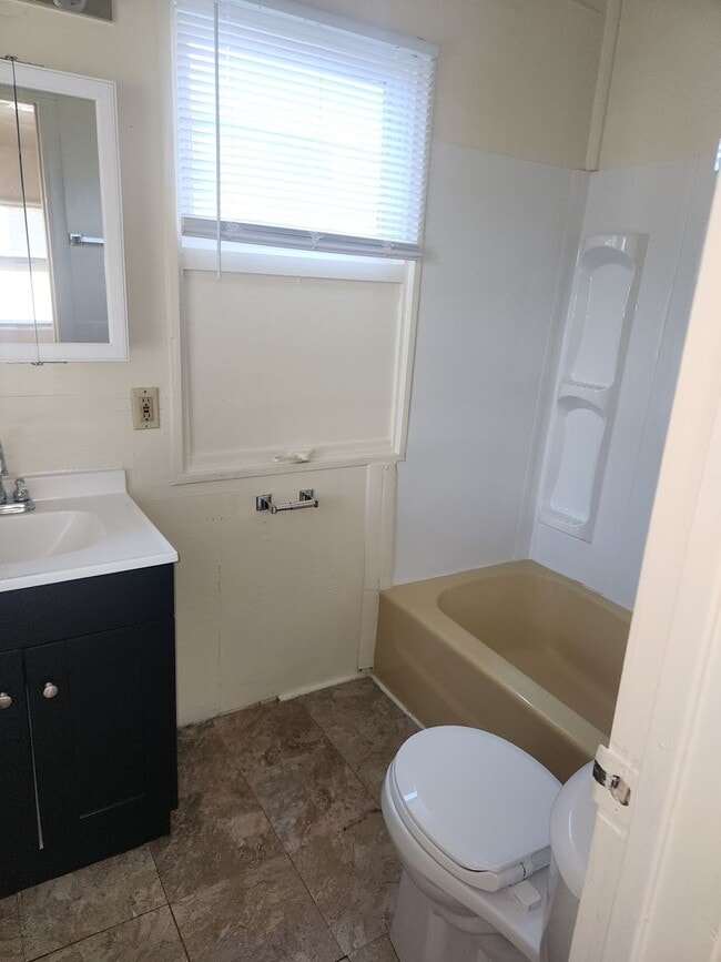 Photo - 3 BR near University of Saint Francis