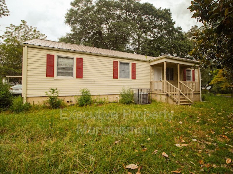 Photo - 1136 Broad St Casa