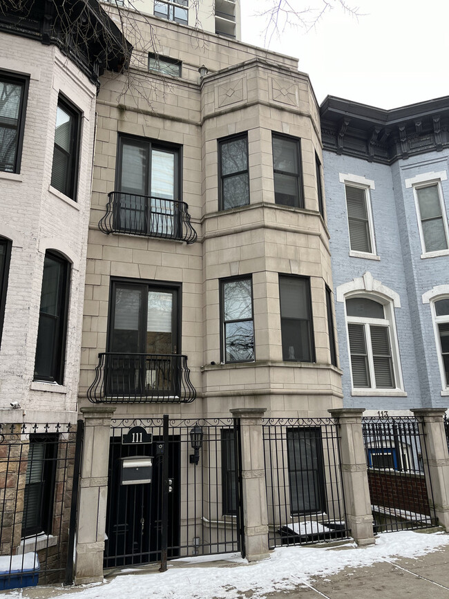 Building Photo - 111 W Elm St Rental