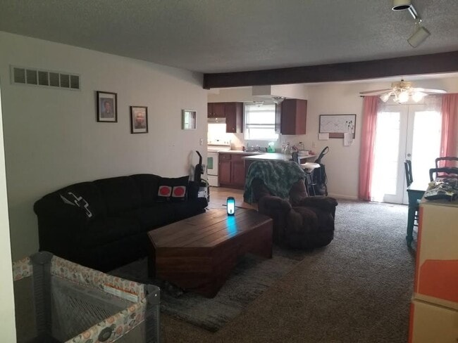 Photo - 6601 NW 70th St