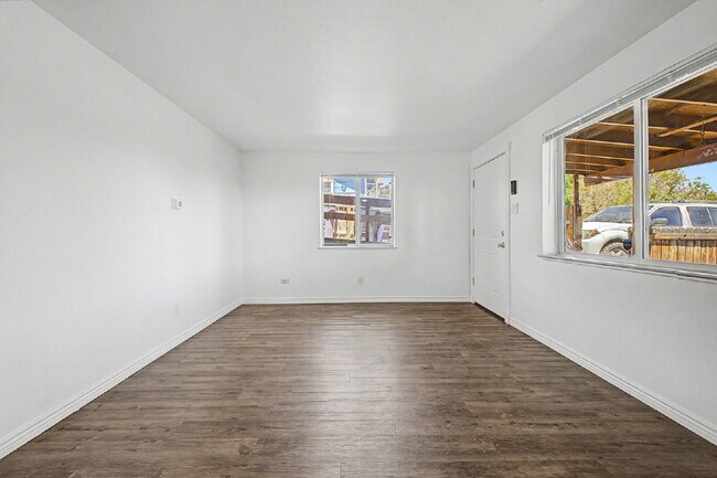 Photo - Garden Level 2 bedroom/1 bath for rent in Denver