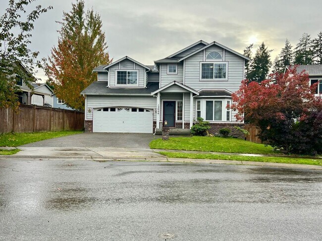 Beautiful 4 Bed 3 Bath home in Puyallup - Beautiful 4 Bed 3 Bath home in Puyallup