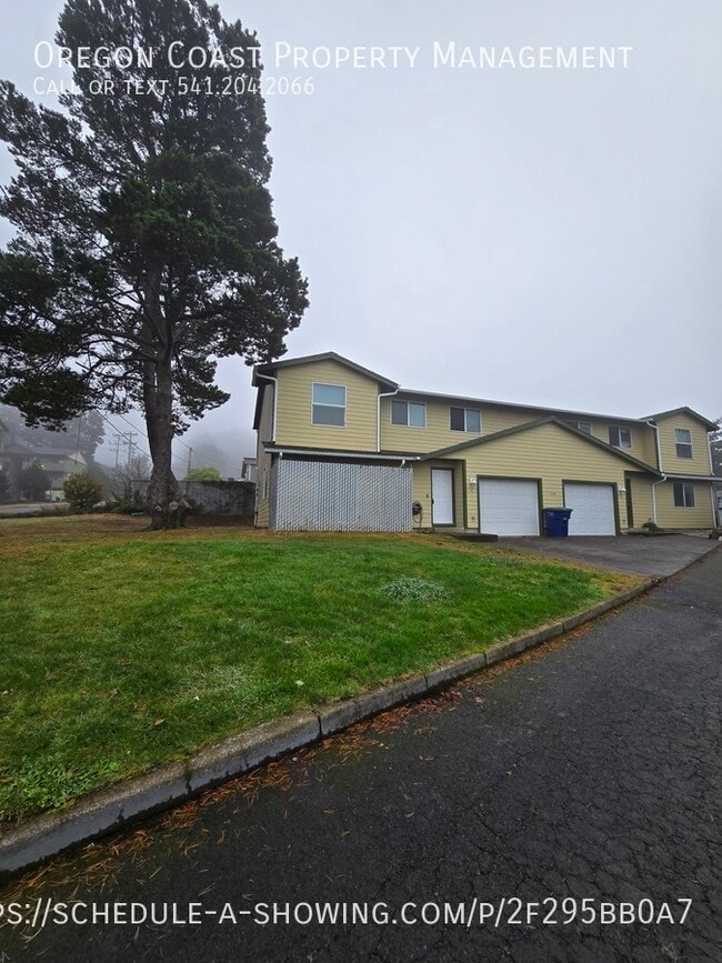 Building Photo - 1135 SE Oar Ave