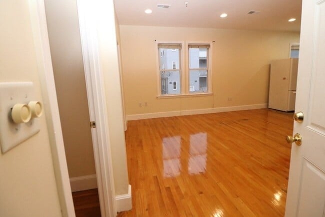 Photo - 14 Estella St Unit 1