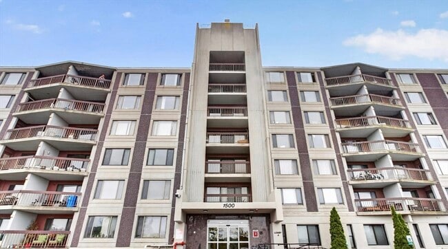 Building Photo - 1500 Worcester Rd Unit 605