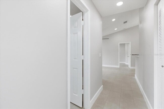 Photo - 2504 Grassy Point Dr Unidad 204