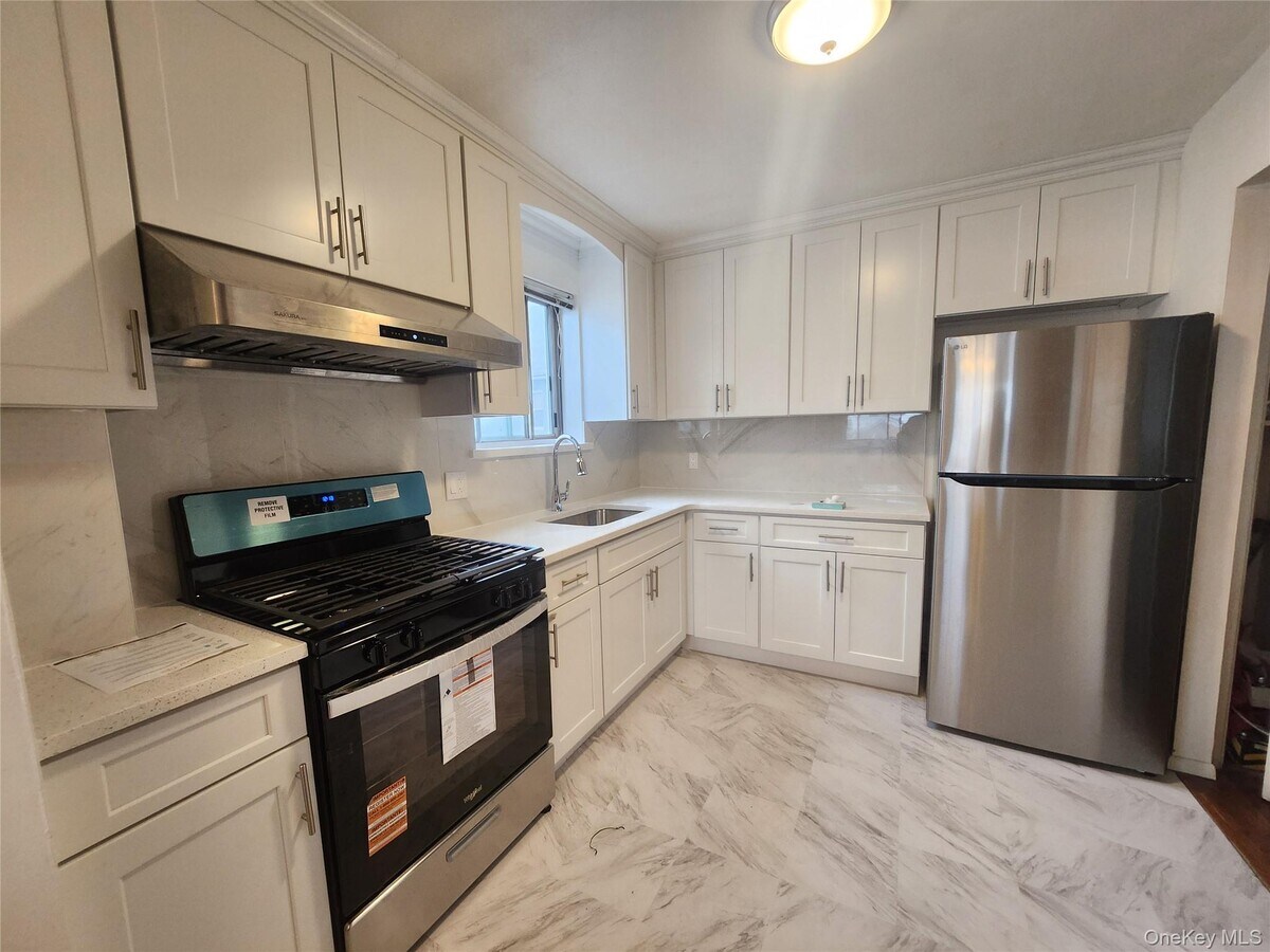 Photo - 101-64-101123 123rd St