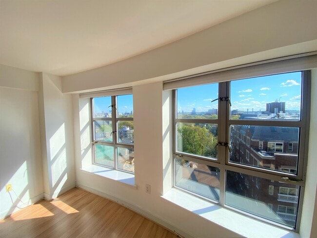 Photo - 931 Massachusetts Ave Unidad 903