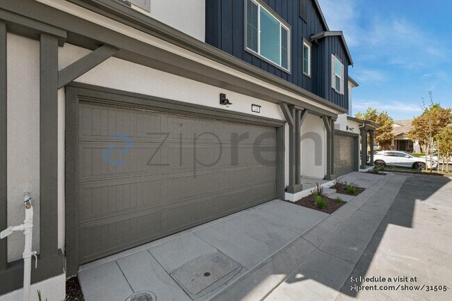 Photo - 146 W Ft Bragg Pl