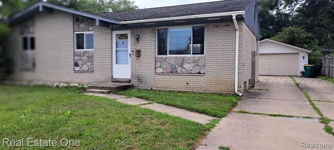 Building Photo - 30525 Cherry Ave
