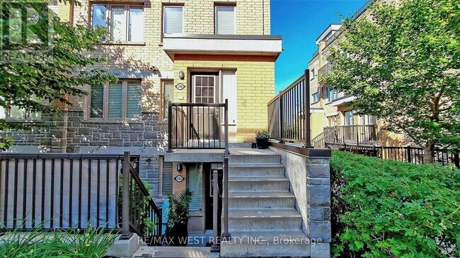 Photo - 10 Foundry Ave