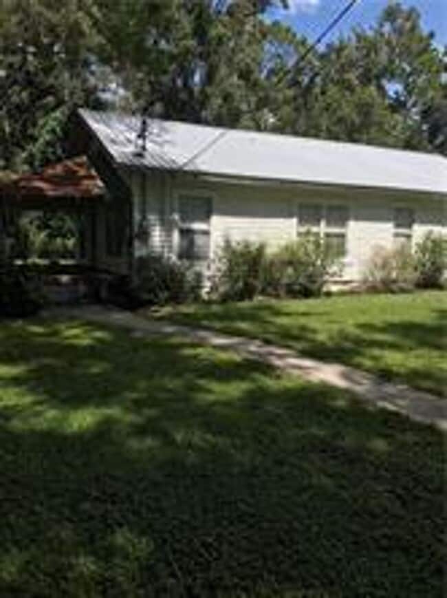 Building Photo - Country living charmer! Rental