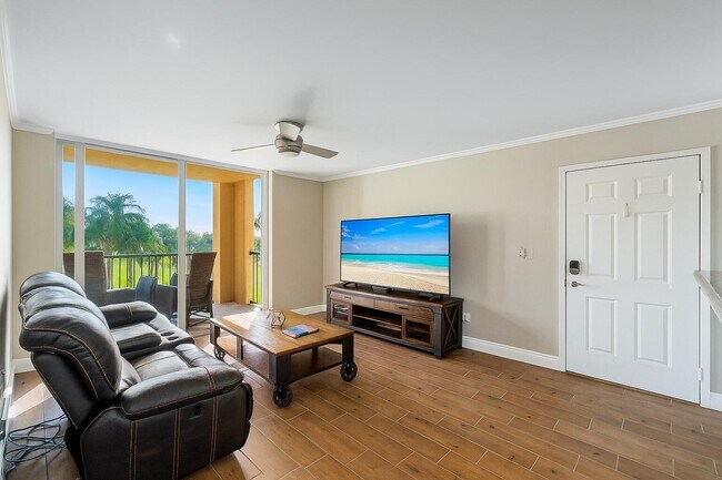 Photo - 135 Yacht Club Way Unit 204