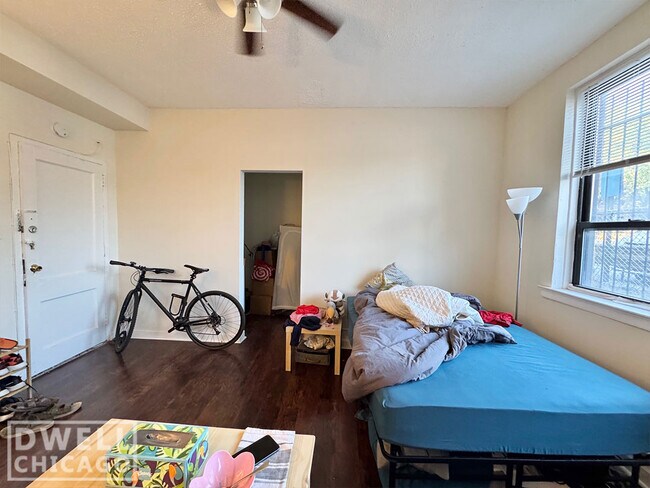 Photo - 3346 N Marshfield Ave Unidad 1