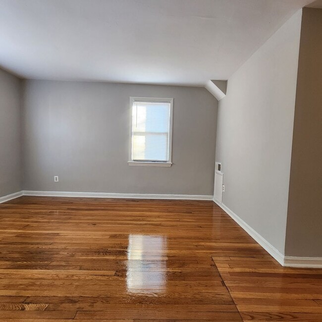 Photo - 429 Burbank St SE Unidad 4