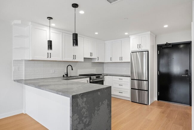 Building Photo - 693 Sutter St Unit 403 Rental