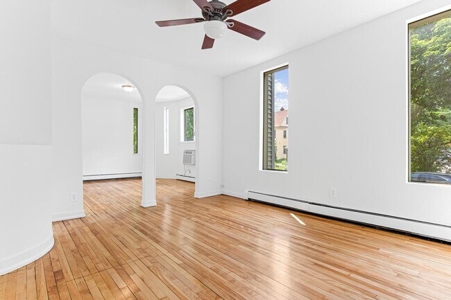 Photo - 519 W 22nd St Unit 2