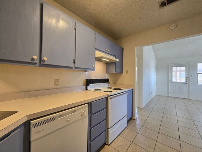 Photo - 3101 Honeysuckle Cir Unidad 3101 Honeysuckle Cir - B