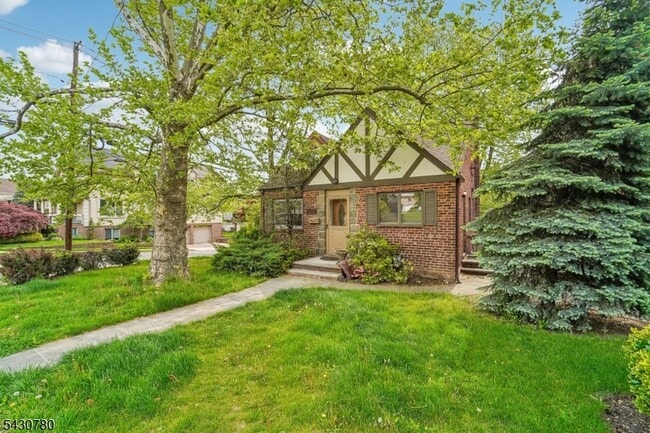 Photo - 1030 Jassamine Way
