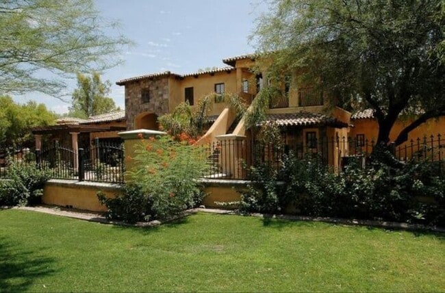 Fully Furnished! Charming 1BED/1BATH private space located in the desirable North Scottsdale ! - Fully Furnished! Charming 1BED/1BATH private space located in the desirable North Scottsdale !