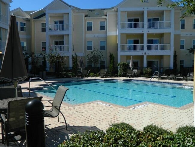 Royal Palms Senior Pool - Royal Palms Senior Rental