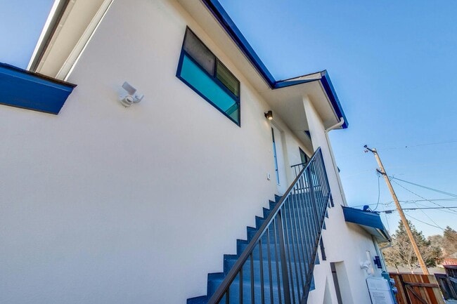 Photo - 41362 Mahoney St