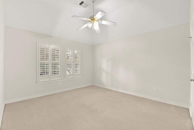 Photo - 1915 Lytham Ln