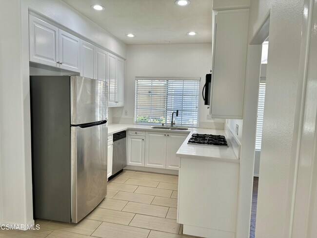 Photo - 495 Novara Way