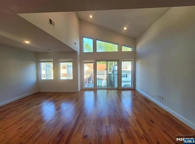 Photo - 129 Brookdale Ave Unidad 2