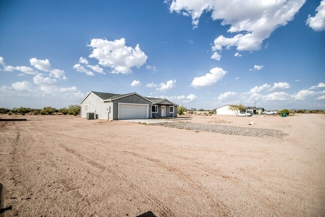 Photo - Large 1 + Acre Lot with 3 bedroom home in ...