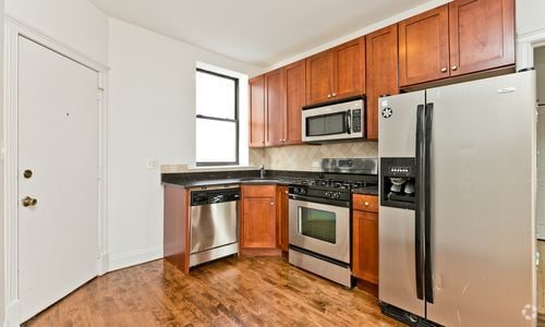 Building Photo - 1014 W Roscoe St Rental