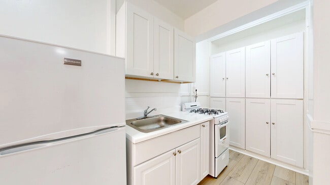 Building Photo - 507 Taylor St Unit 208