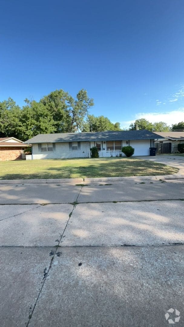 Building Photo - 1810 Pawnee St Rental