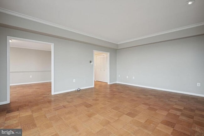 Building Photo - 10401 Grosvenor Pl Unit 1624