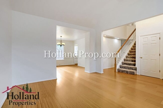 Photo - Modern 4-Bedroom Home with Fireplace & Private Backyard in Beaverton