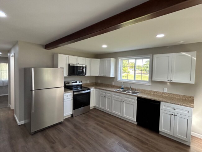 Photo - 138 N Main St