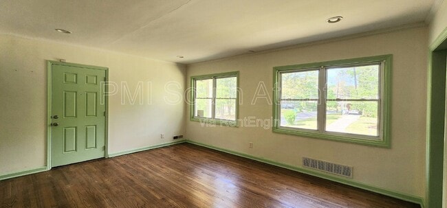 Photo - 804 Brookdale Dr SW