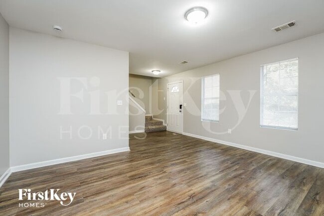 Photo - 2007 Sandbrook Ct SW