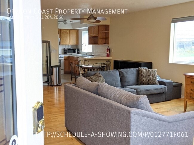 Photo - 912 SW Bay View Ln