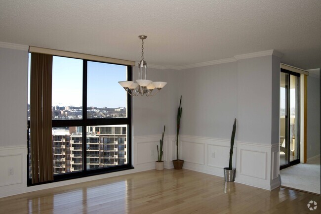 Building Photo - 1101 S Arlington Ridge Rd Unit #1101 Rental