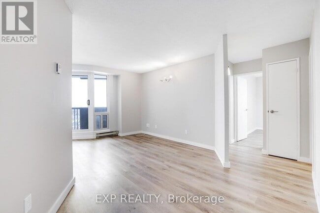 Photo - 1380 Prince of Wales Dr