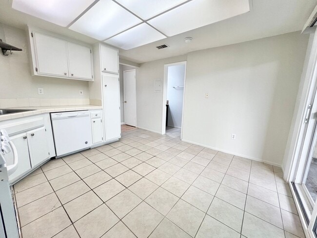 Photo - 114 20th St Unidad 114 20th St  B