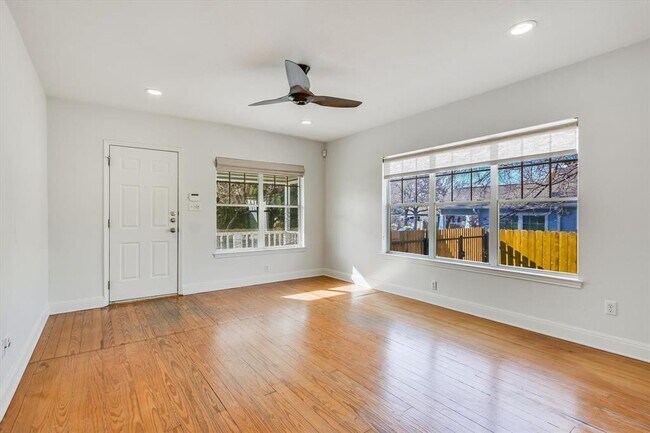 Photo - 1208 E 13th St